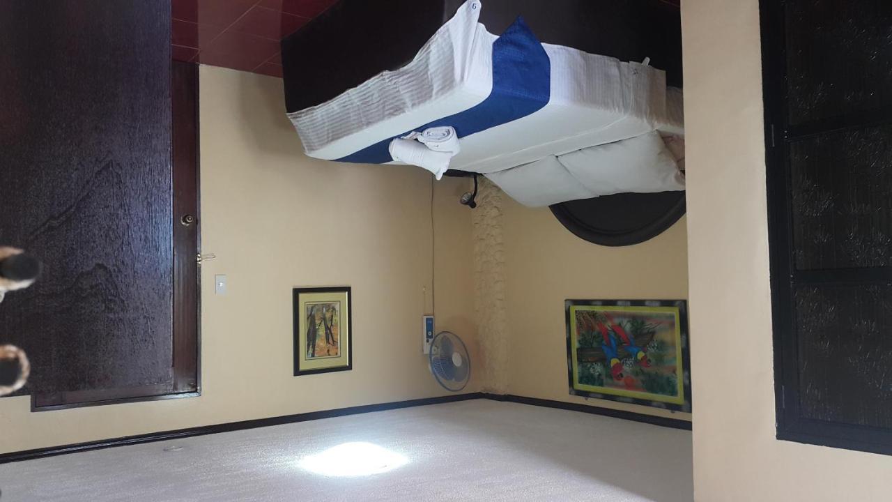 Treasure Island Resort Olongapo Pokoj fotografie
